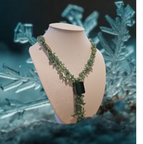 Chinese Natural Triple Strand Jadine/Aventurine Necklace&Andara Crystal Pendant. - Picture 3 of 9